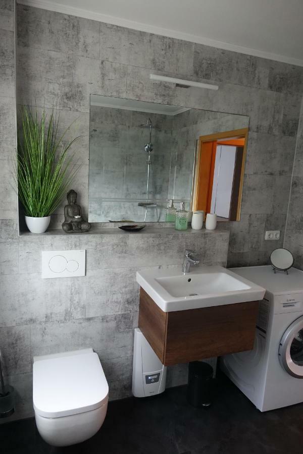 Moderne Ferienwohnung In Potsdam, Sehr Komfortabel, Ruhige Lage Luaran gambar